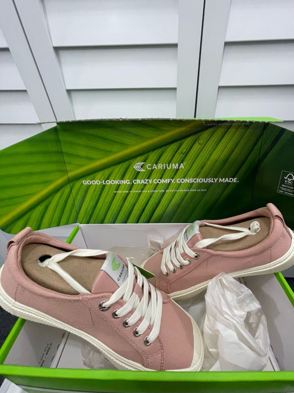Cariuma Women’s  Low-Top Sneakers - Picture 4 of 6